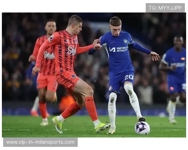 切尔西外线推进节奏紧凑持续压制