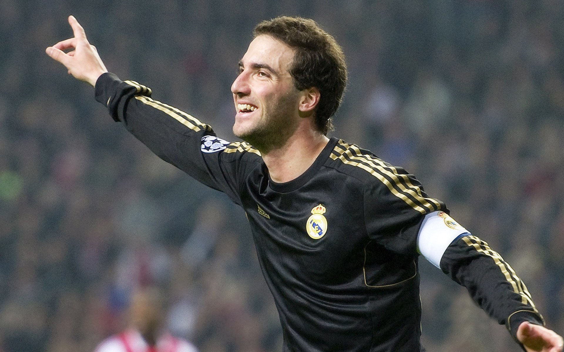 “马科斯·莫奇的反应速度与全能防守，为阿根廷美洲狮队带来更多胜利”